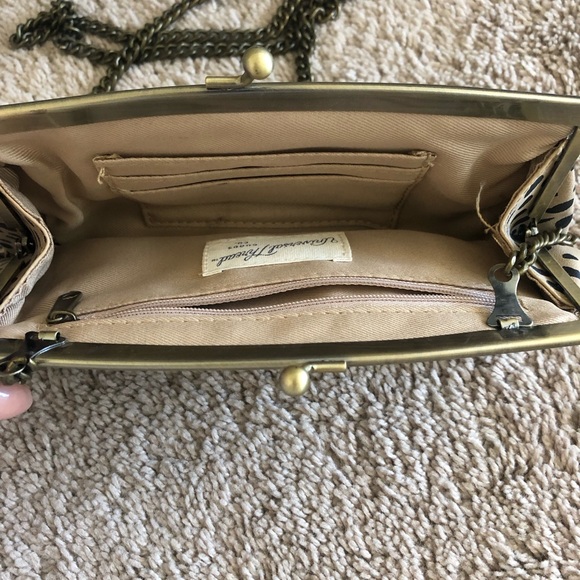 Leopard crossbody clutch - Picture 2 of 3